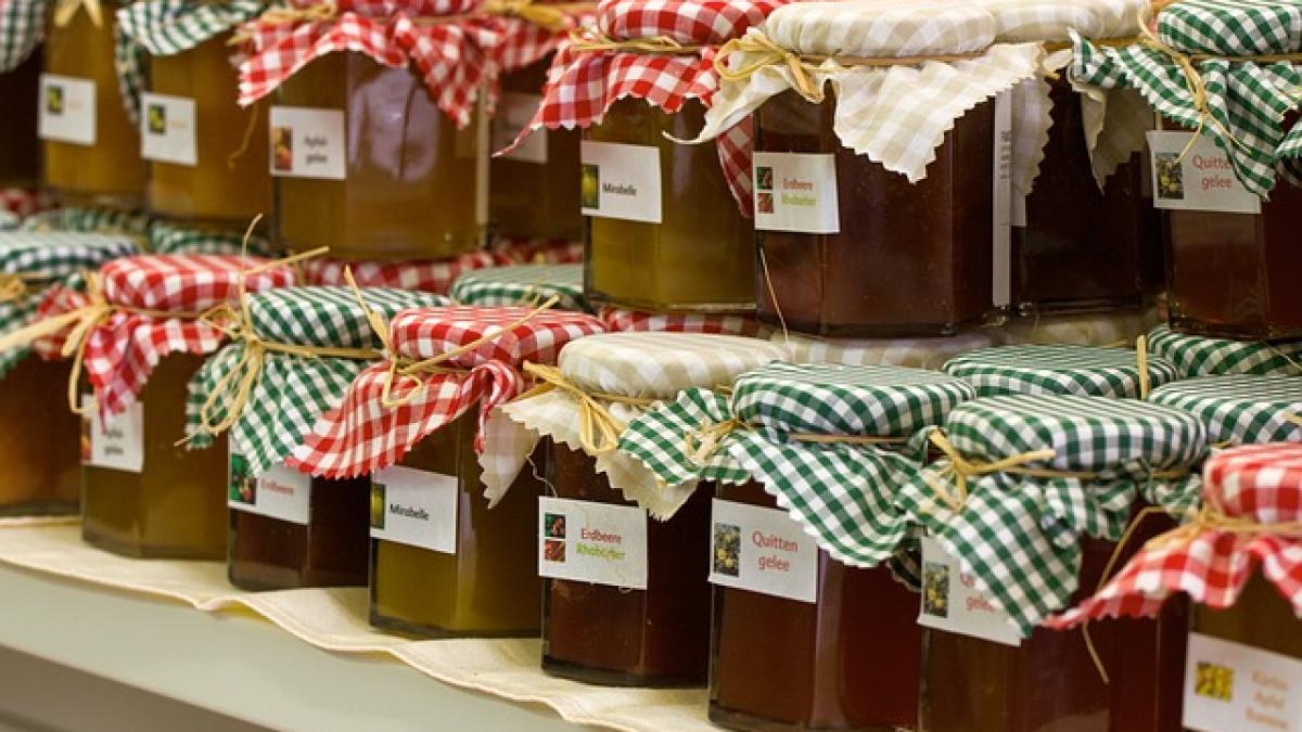 Delicii culinare româneşti: Zacusca de fructe