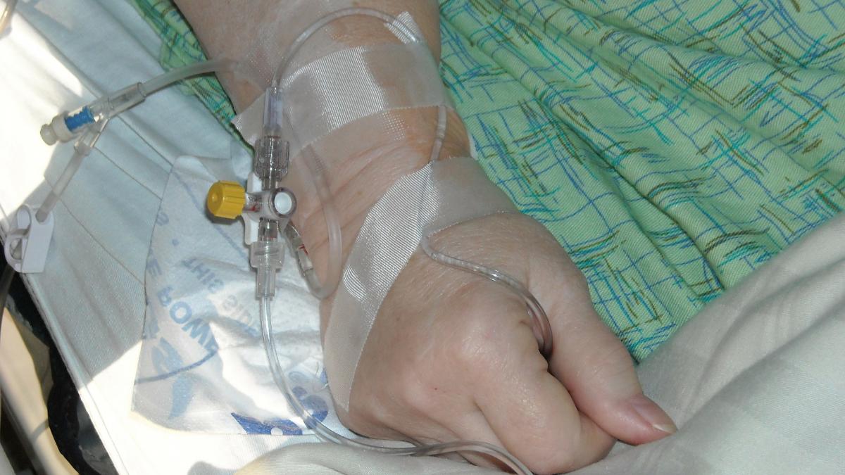 Miercuri vor fi evaluate primele dosare pentru tratamentul fără interferon; accesul la tratament, de la 1 decembrie 