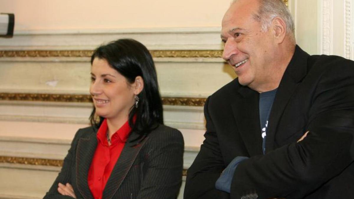 Camelia Voiculescu: "Cel mai important este PREZENTUL pe care il impart acum cu cei mai buni oameni de televiziune si carora le multumesc"