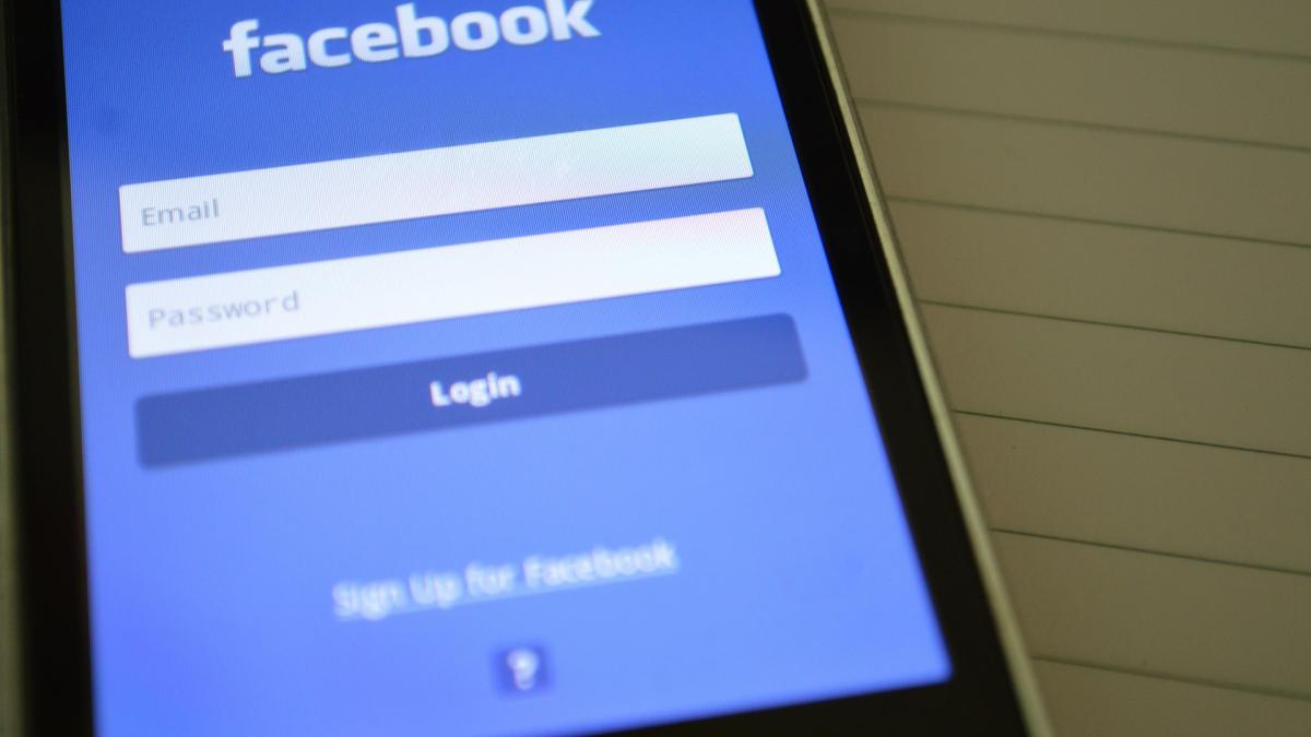 Colaborarea surprinzătoare Facebook-Uber. În curând vei putea comanda un taxi direct din Messenger