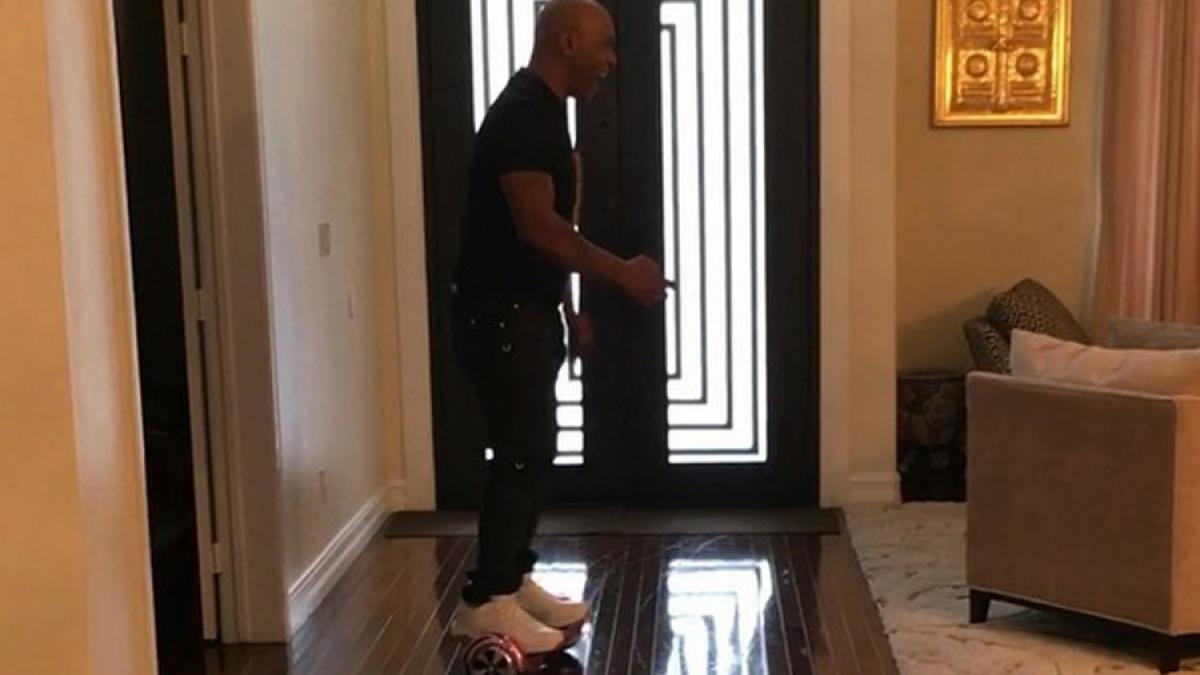 VIDEO - Mike Tyson, făcut knock-out. A râs toată lumea
