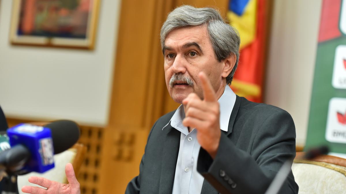 Parlamentul prin ochii bătrânilor