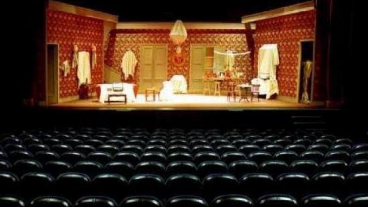 Actorii Teatrului Nottara - din bulină, în bulină