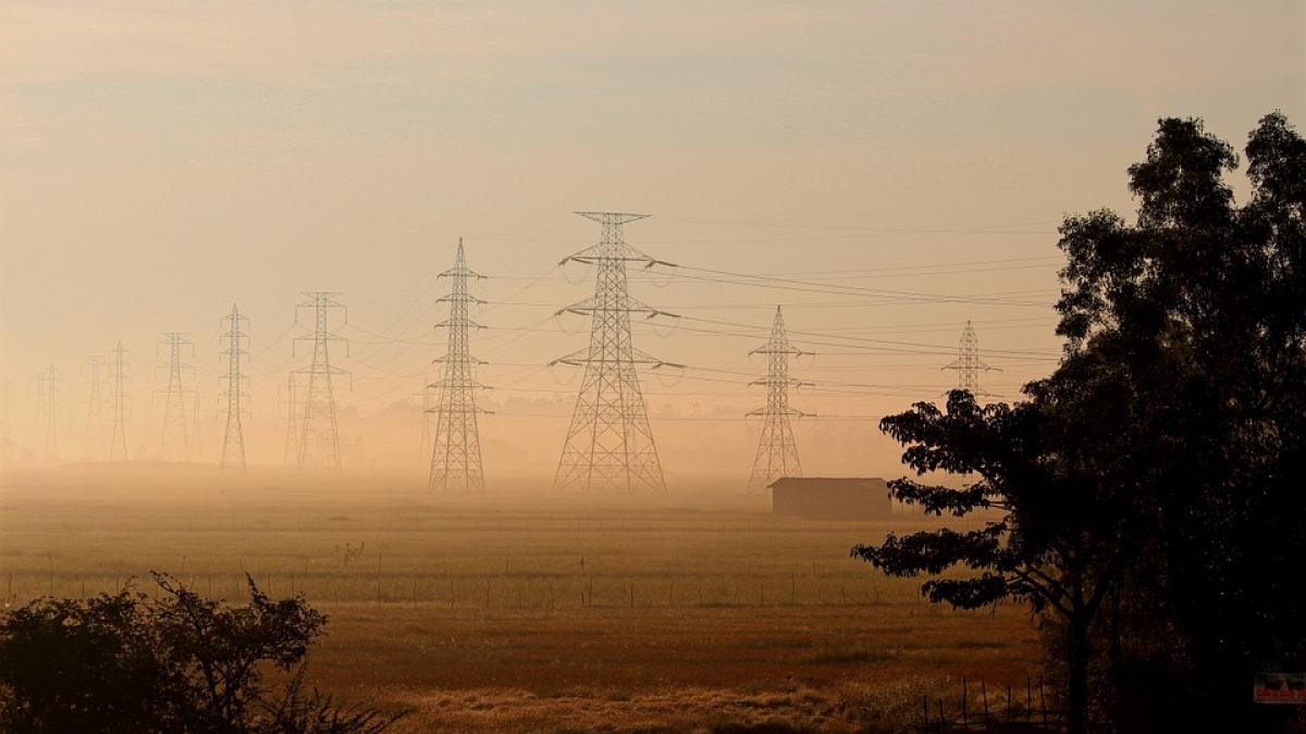 Alimentarea cu energie este întreruptă în 26 de localităţi din judeţele Constanţa şi Călăraşi 