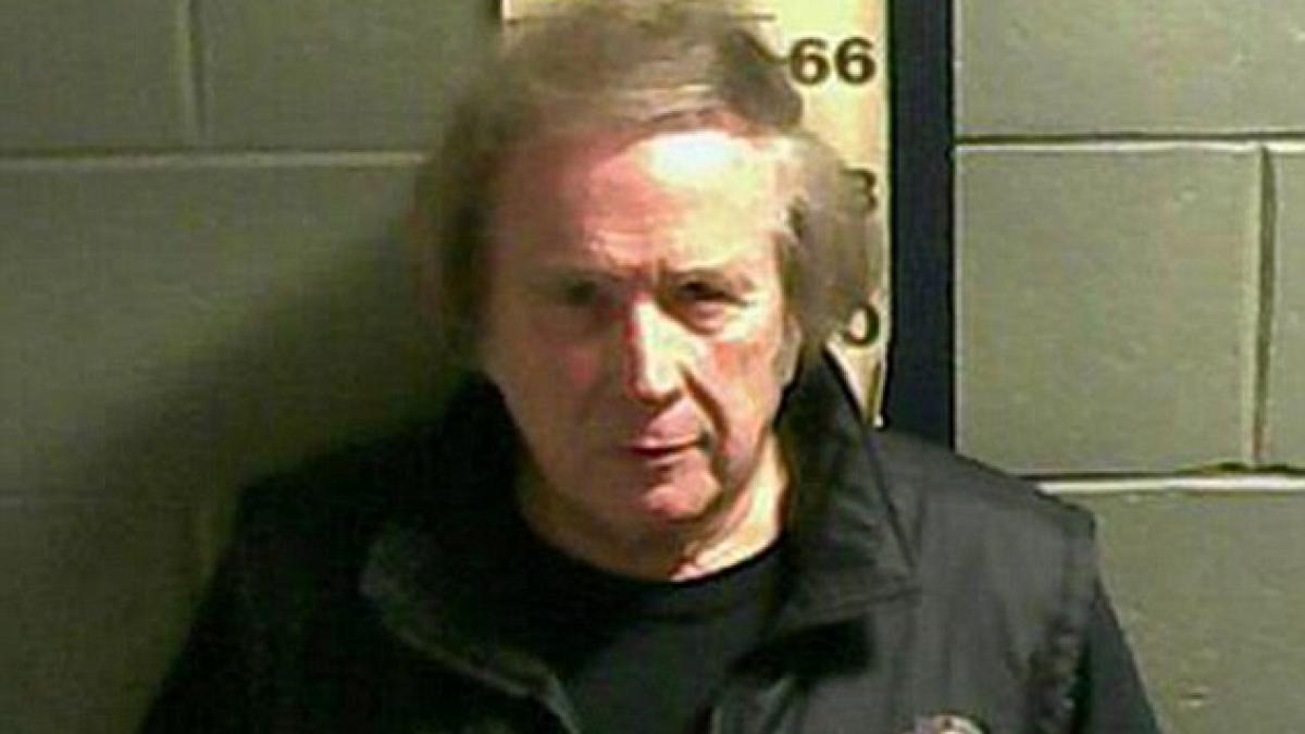 video un celebru rocker american arestat pentru violenta domestica