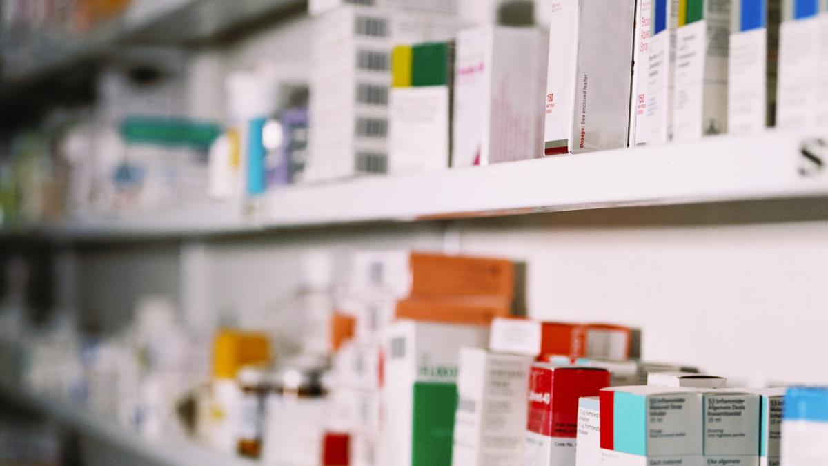 Distribuitorii de medicamente, somați să nu ne lase fără pastile