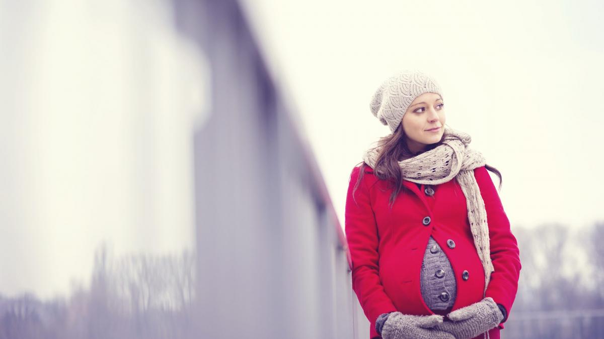 STUDIU: Poluarea creşte riscul de naştere prematură