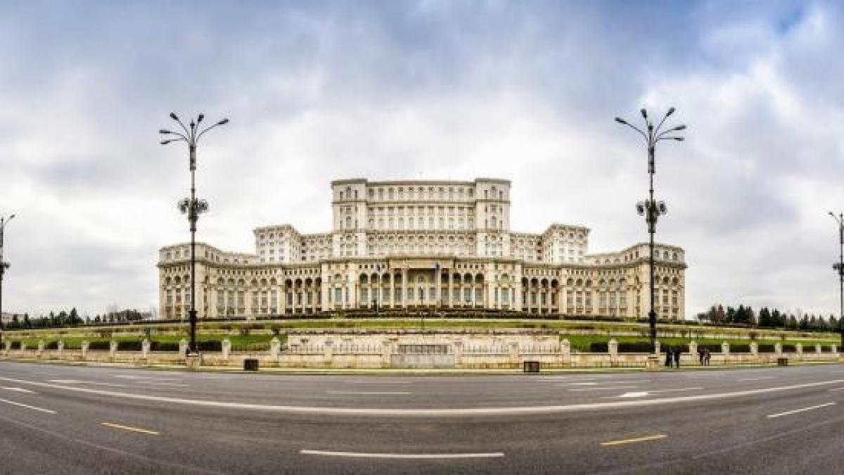 Recepţia Casei Poporului. &quot;În momentul în care imobilul va fi intabulat, PIB-ul României va creşte cu 1,21%&quot;