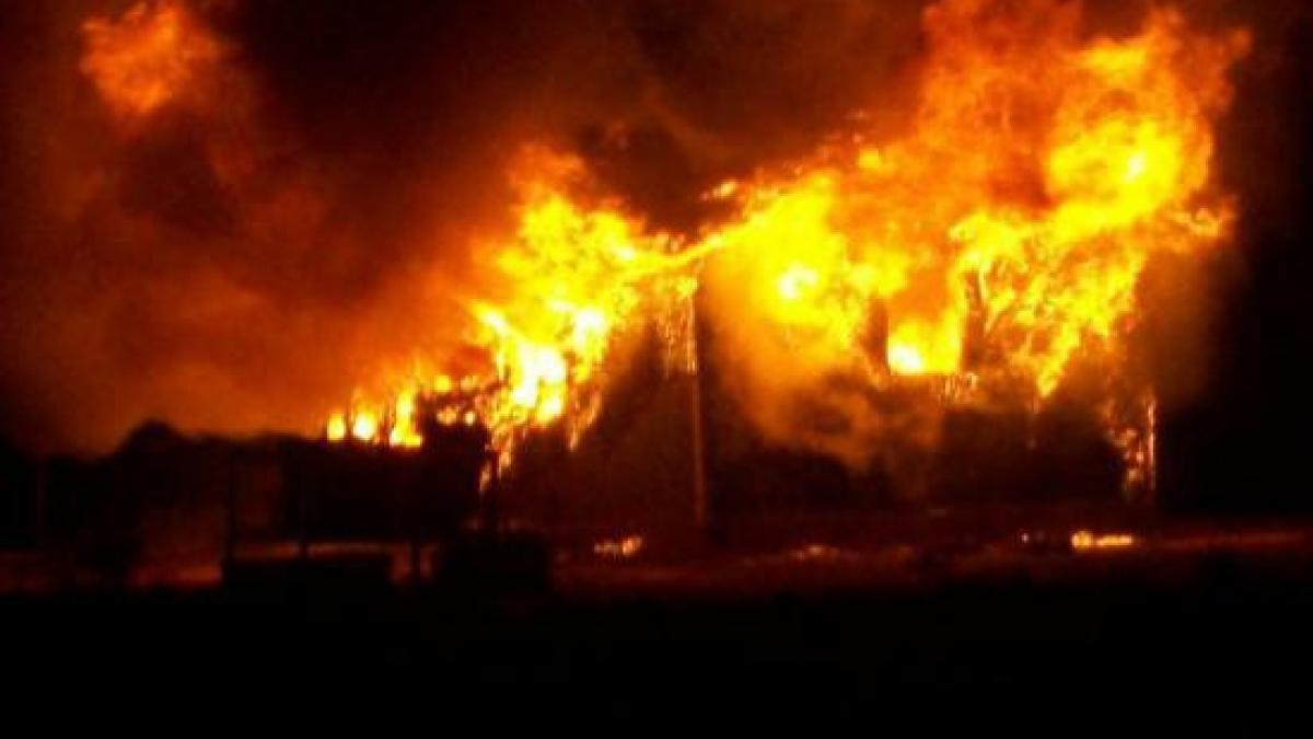 Cluj. Explozie urmată de incendiu, într-un bloc de locuințe