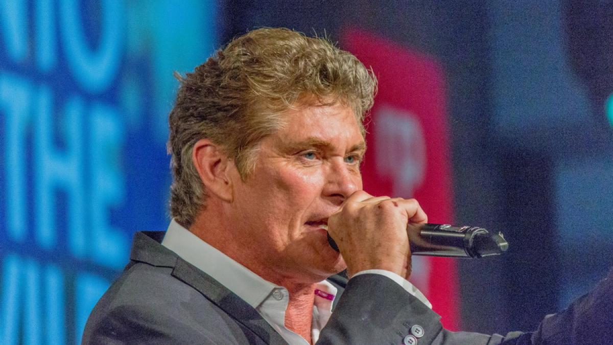 David Hasselhoff va juca într-un film inspirat din serialul ”Baywatch”