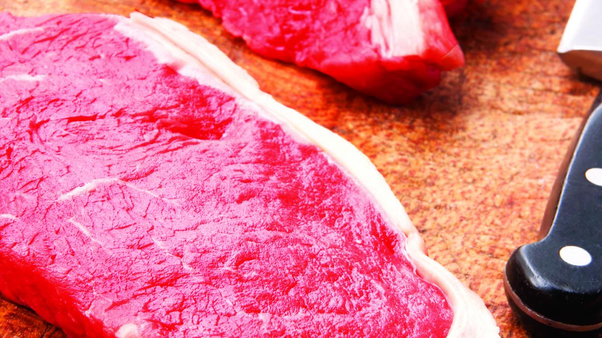 Ingredientul care face carnea proaspătă și... cancerigenă