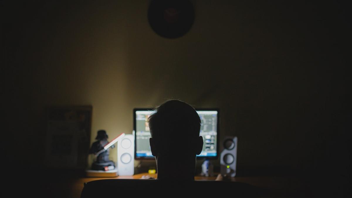 Utilizatorii computerelor de la Apple, victime ale hackerilor