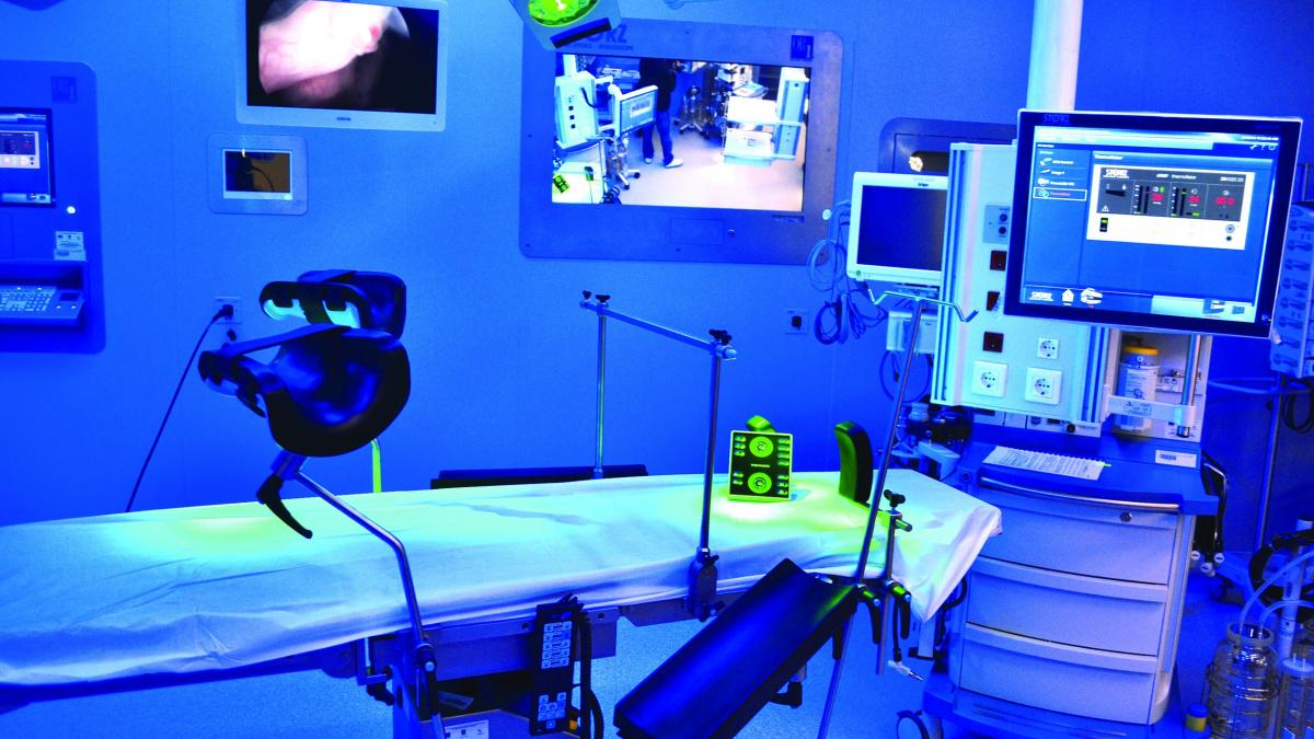 Bebeluşii cu malformaţii congenitale vor fi operaţi în uterul mamei