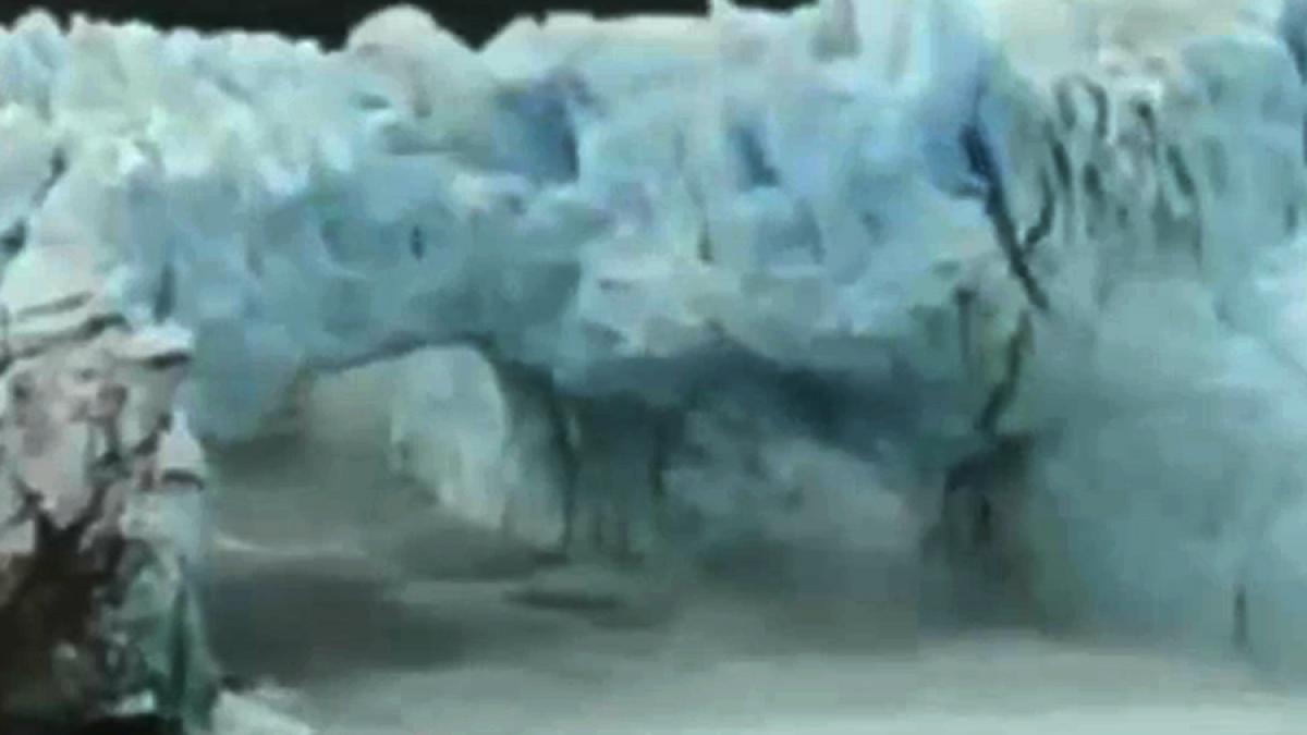 video spectaculoasa prabusire a unui pod natural al ghetarului perito moreno din patagonia argentiniana