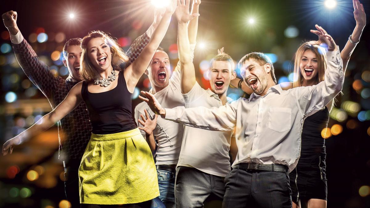 Elevă de 14 ani, în comă alcoolică la spital după o noapte la discotecă