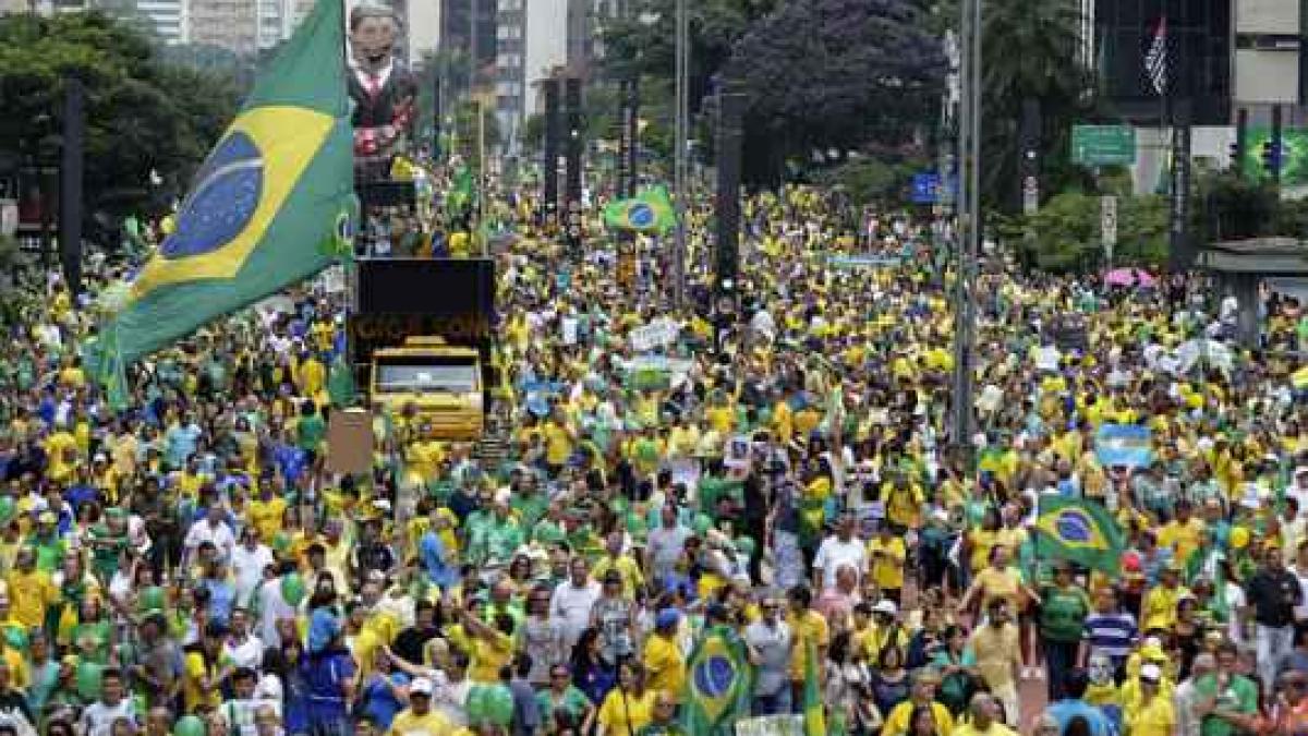 protestele antiguvernamentale din brazilia au scos aproape doua milioane de oameni in strada