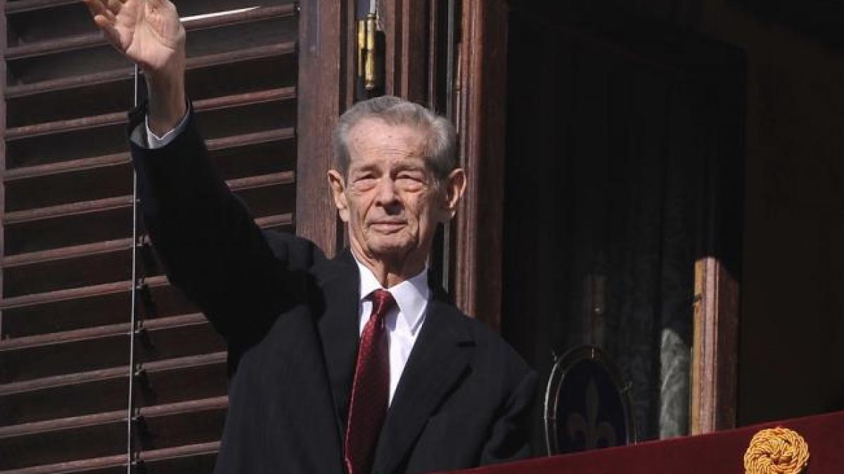 Regele Mihai a fost externat! Starea generală e stabilă, dar tratamentul e de lungă durată 
