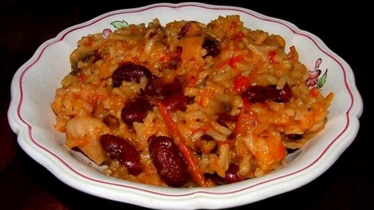 Reţetă de post Pilaf cu conopidă, ardei şi roşii