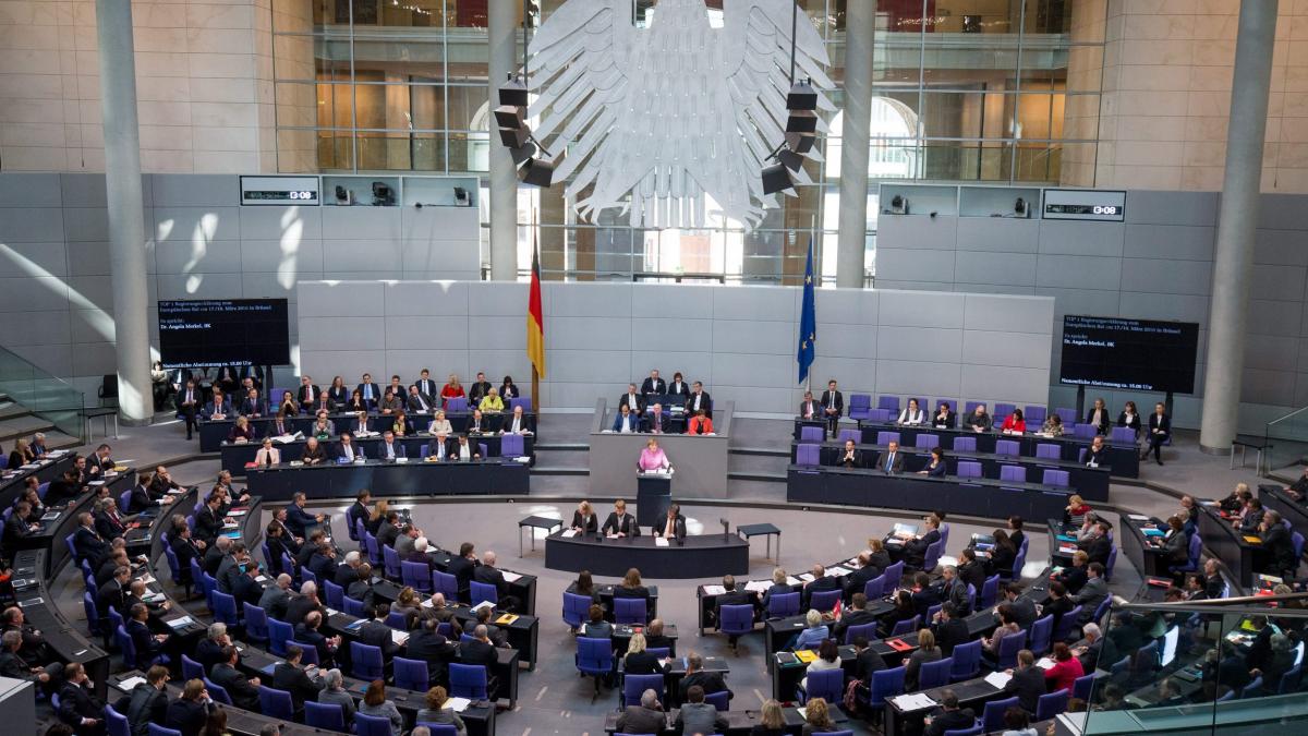Imunitatea parlamentară - o moştenire democratică păstrată chiar şi de comunişti