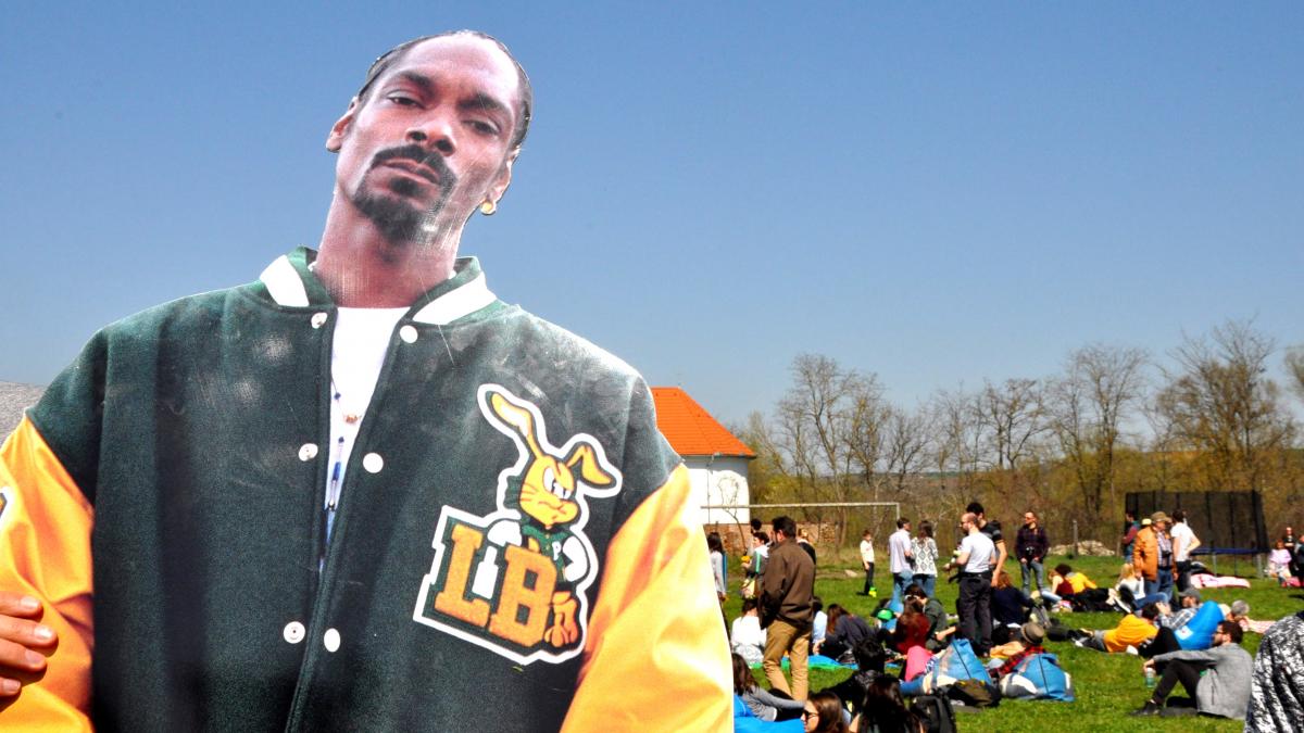Le-a pus Snoop Dogg mâna în cap: 4.000 de turişti în Bogata