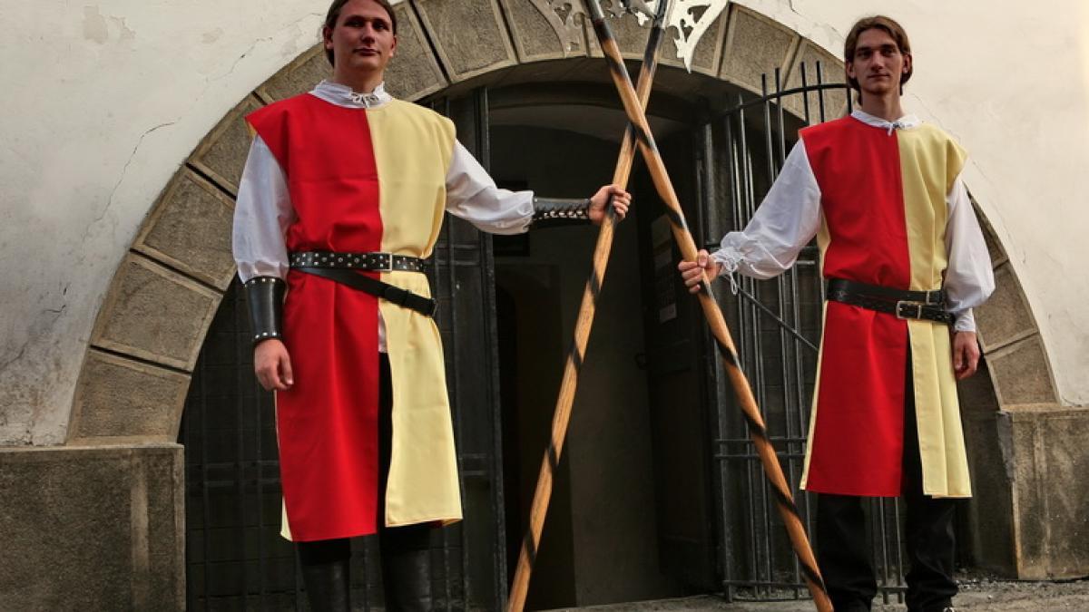 Paradă medievală, la redeschiderea Cetății Deva