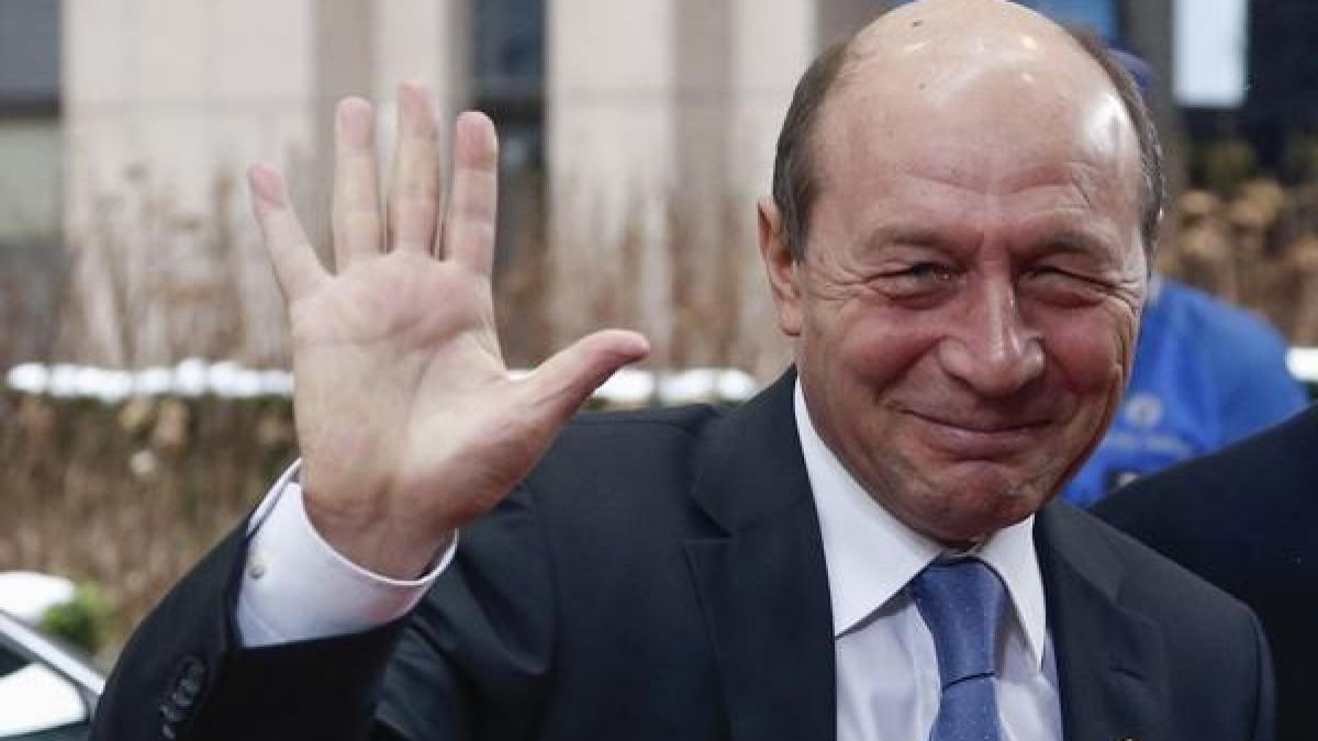 Traian Băsescu spune că a fost victima unui atac informatic major