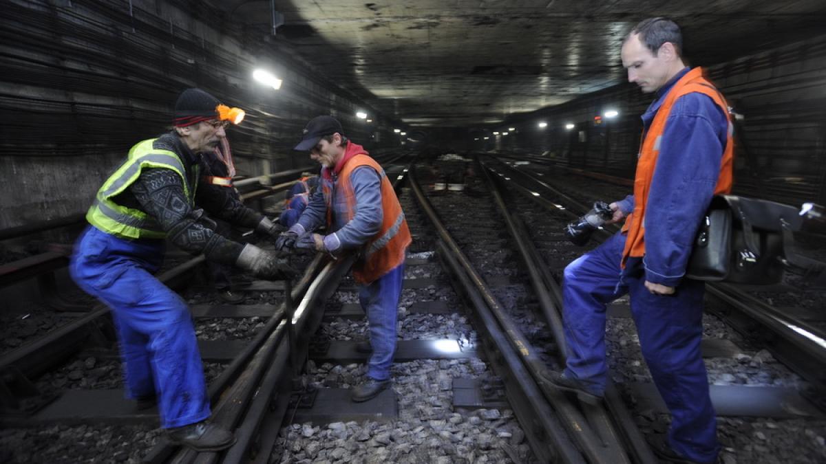 ALERTĂ - Incendiu în stația de metrou Piața Romană