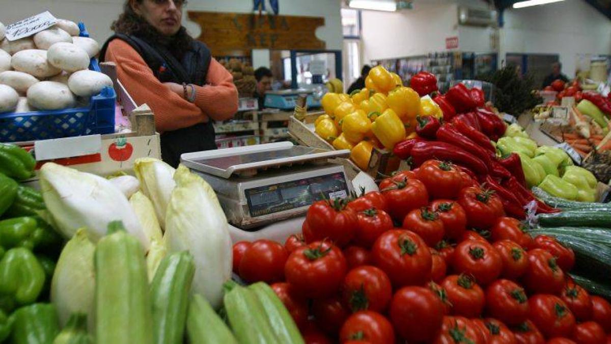 Ample acţiuni ale poliţiştilor în pieţe pentru stoparea comerţului ilicit 