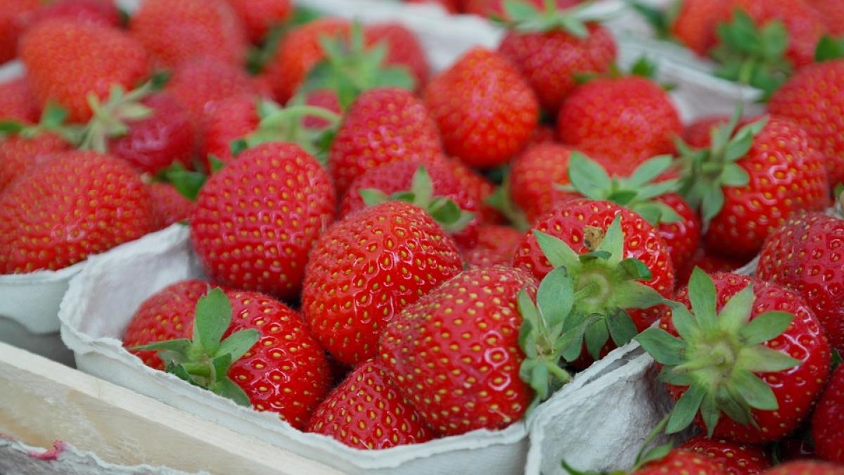  Cinci fructe care te ajută să slăbești primăvara asta
