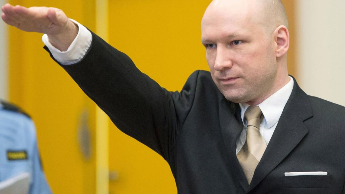 Teroristul Breivik a dat statul în judecată, că nu-i sunt respectate drepturile, și a câștigat procesul