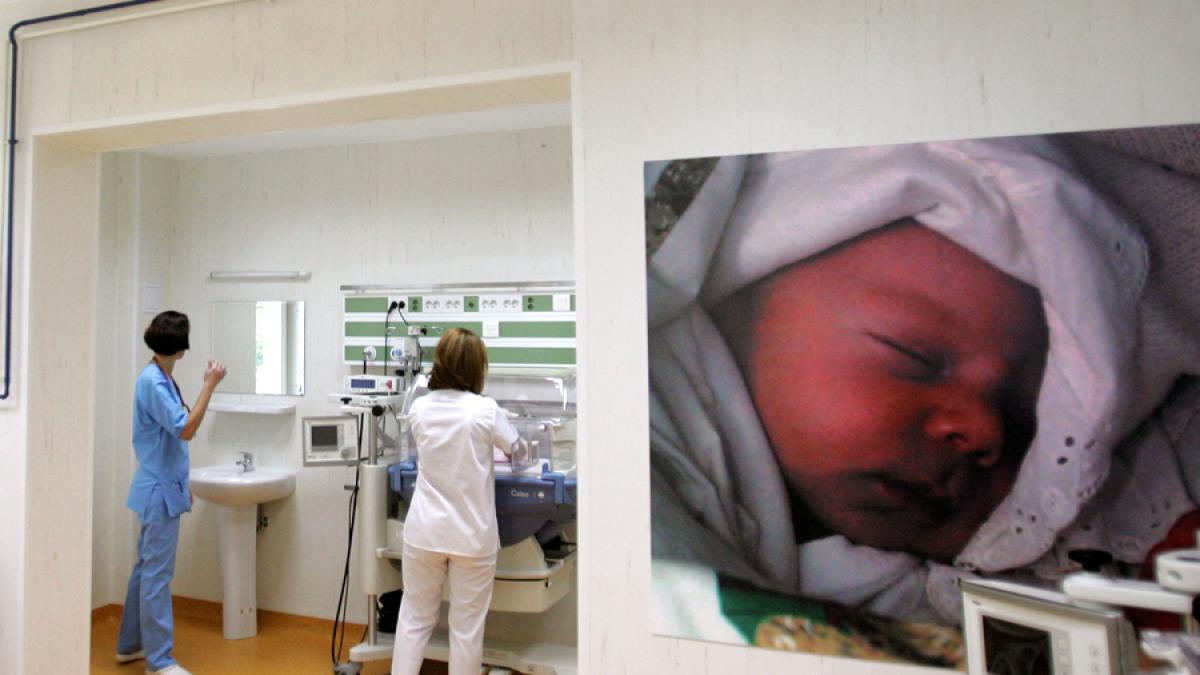 22 de copii au fost abandonaţi în spitale şi 47 de minore au devenit mame în primele patru luni din 2016, în Neamţ