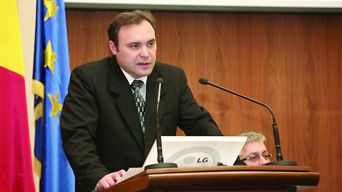 Administratorul Romgaz dezvăluie ingineriile care îți golesc buzunarul: Cum sunt FURAȚI românii cu prețul „protejat” al gazelor