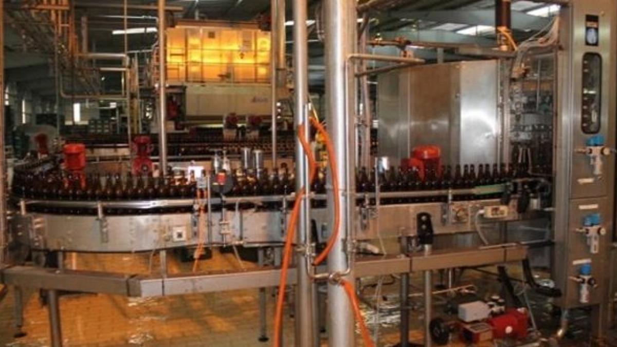 Firma prin care s-au spălat de datorii mari companii din industria alcoolului, cel mai mare datornic la stat