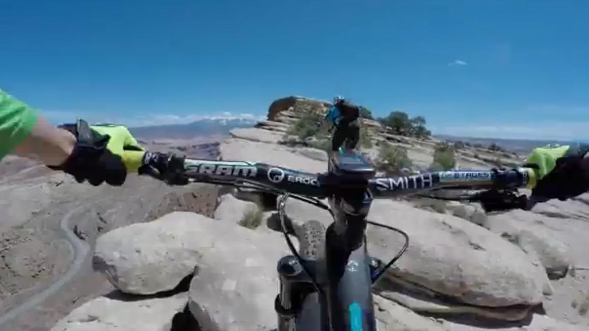 video senzatii tari ce fac doi biciclisti dependenti de adrenalina