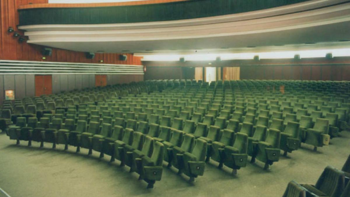 Cinema Scala, spaţiu pentru slujbe în aşteptarea retrocedării