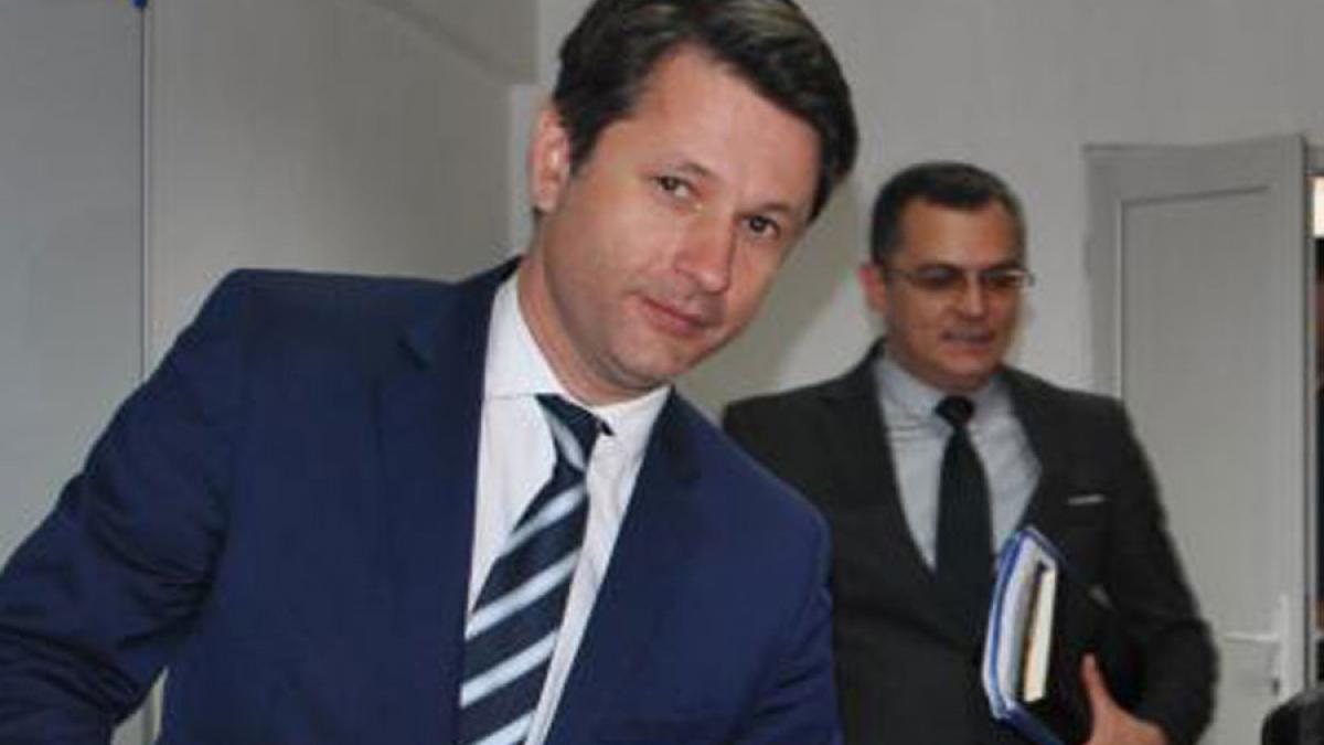 Directorul interimar al Complexului Energetic Oltenia, Laurenţiu Ciobotărică, reţinut pentru abuz în serviciu