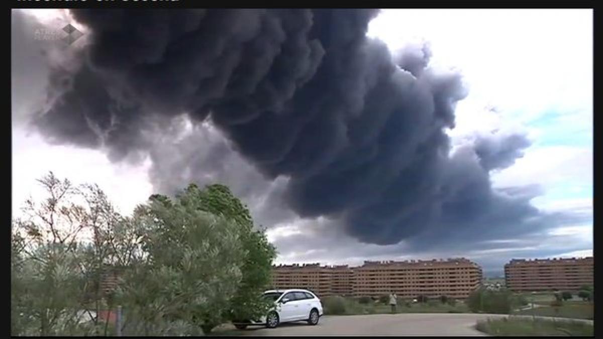 video incendiu de proportii langa madrid fumul toxic se indreapta spre capitala spaniola
