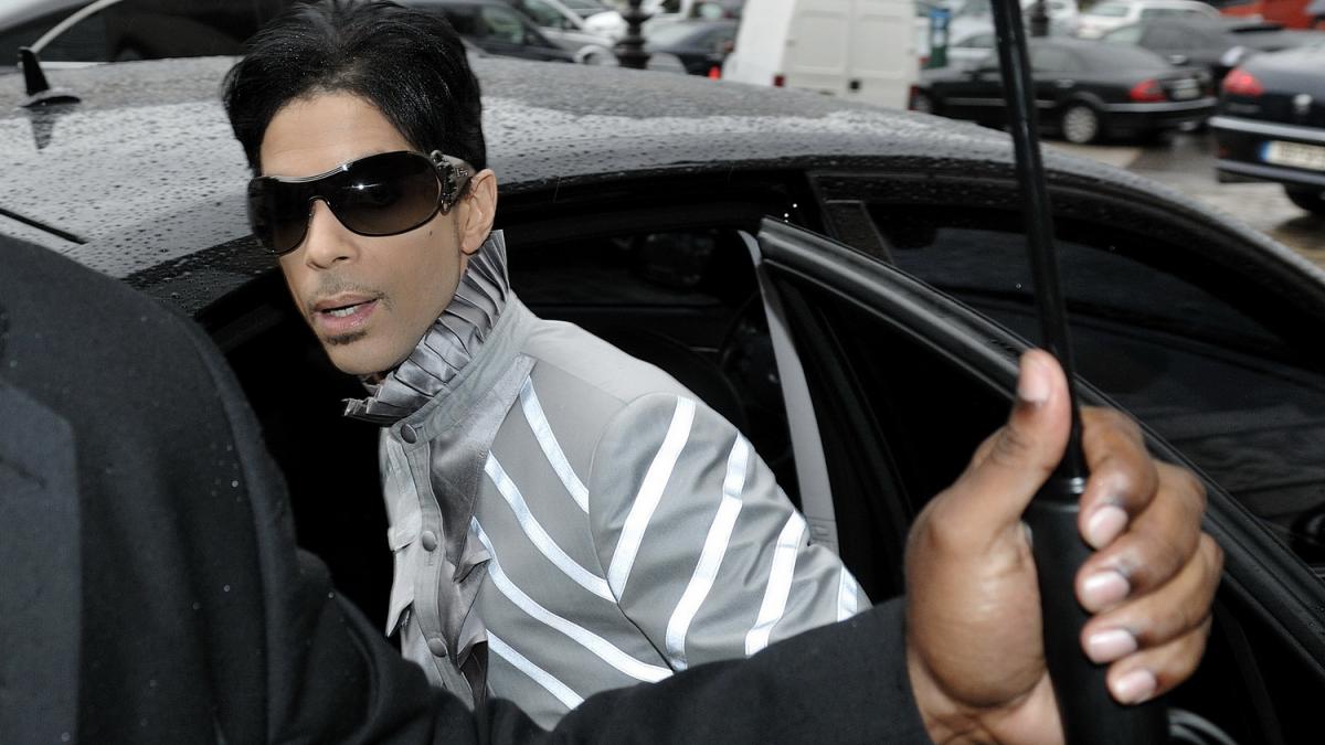 Fostul bodygard al lui Prince face dezvăluiri despre presupusa dependenţă de droguri a cântăreţului 