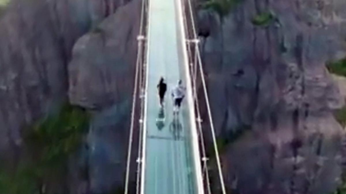video cel mai ametitor si terifiant pod din lume se afla in china