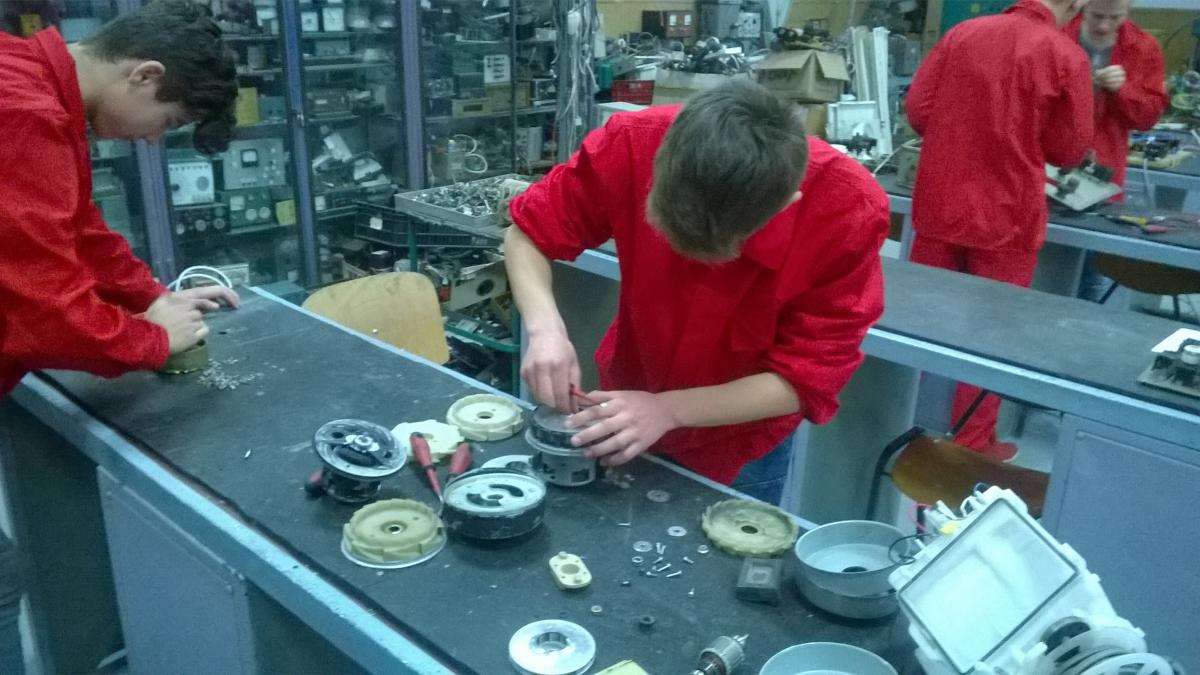 Concurs de creativitate tehnică la un liceu de tradiție al Iașiului