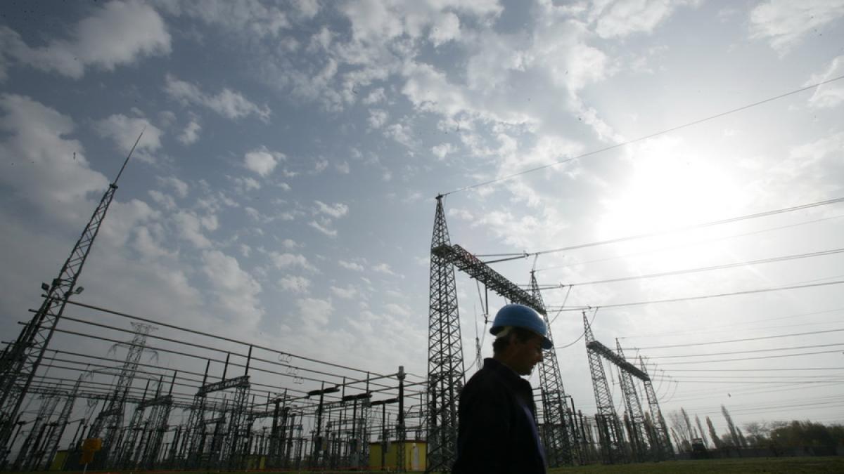 Transelectrica spune că avaria produsă în Vâlcea și Argeș nu a pus în pericol siguranța sistemului electroenergetic național