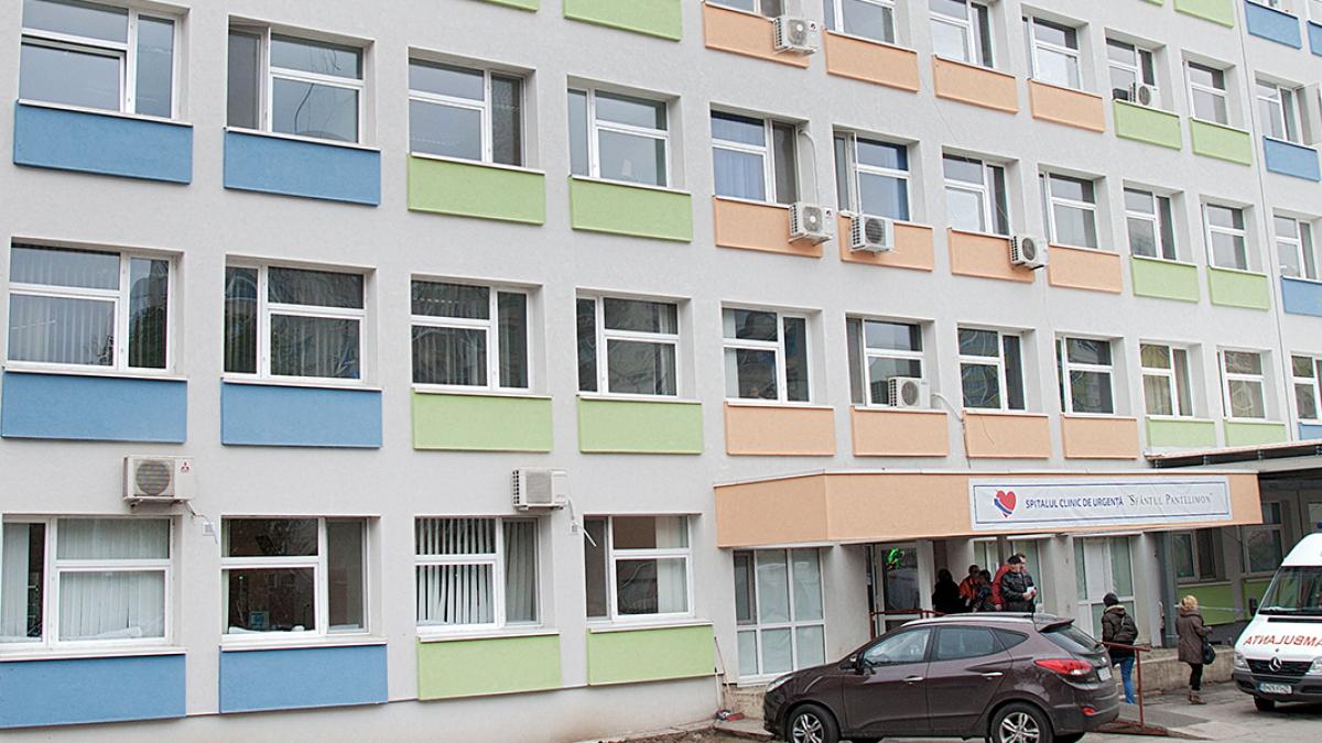 Un medic de la Spitalul Sf. Pantelimon şi-a înregistrat şefa cum împarte viața și moartea: "Hai să dăm medicația la ăia tineri, cu șanse!”