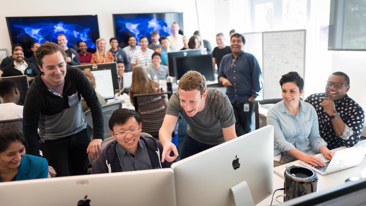 Hackerii au găsit parola contului de Facebook al lui Mark Zuckerberg şi e cea mai jalnică