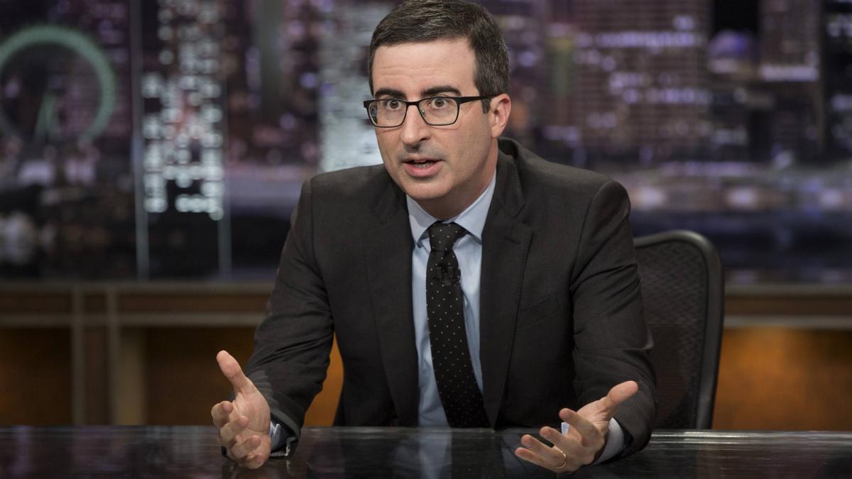 Prezentatorul John Oliver a răscumpărat şi a şters datoriile de 15 milioane de dolari a circa 9.000 de persoane 