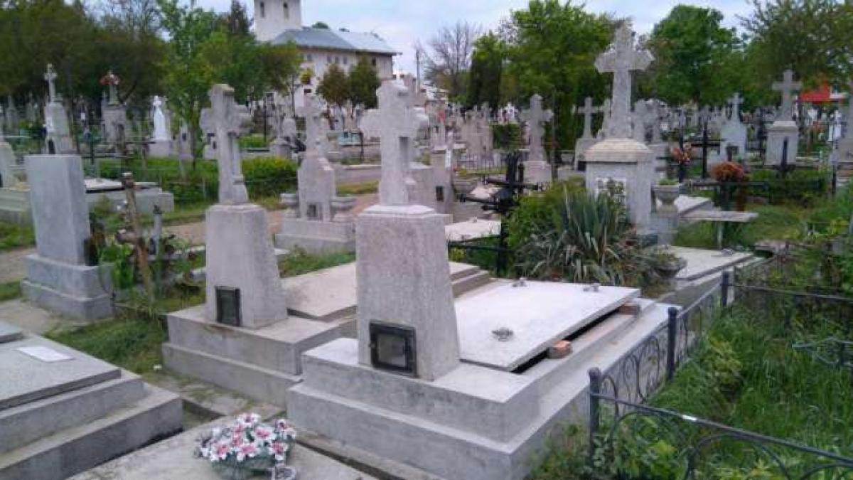 Moartea în culori vii, colecția primăvară-vară