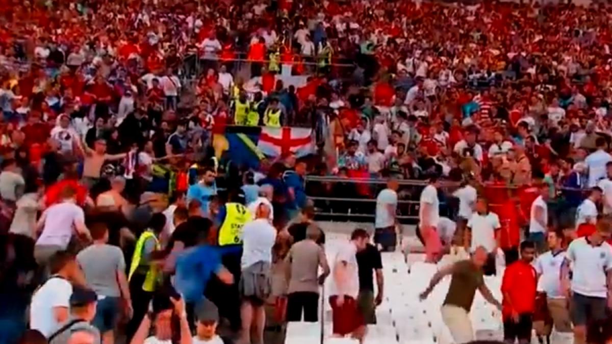 EURO 2016: Peste 100 de huligani ruşi au evadat din arest