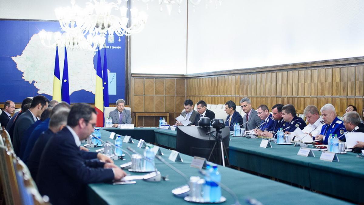 Cioloş: Am cerut miniştrilor pentru săptămâna viitoare un pachet de măsuri în ajutorul celor afectaţi de inundaţii 