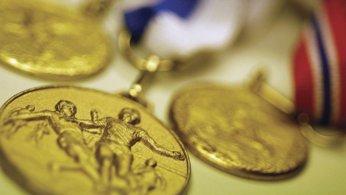 Performanta UNICA. Aur si argint pentru Romania la Campionatele Europene de scrimă