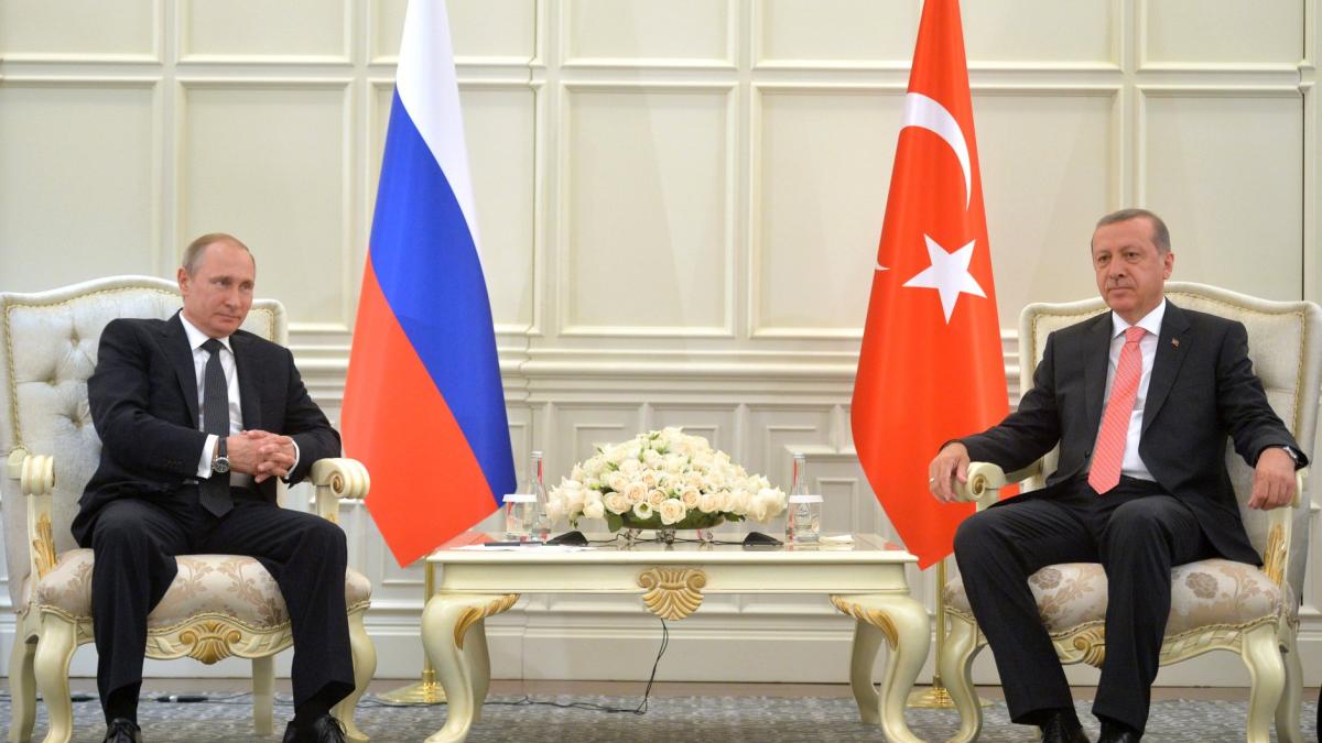 Kremlin: Erdogan i-a prezentat lui Putin scuze pentru doborârea avionului militar rus 