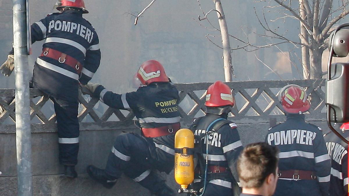 Vaslui: Incendiu la un garaj din apropierea unei şcoli 
